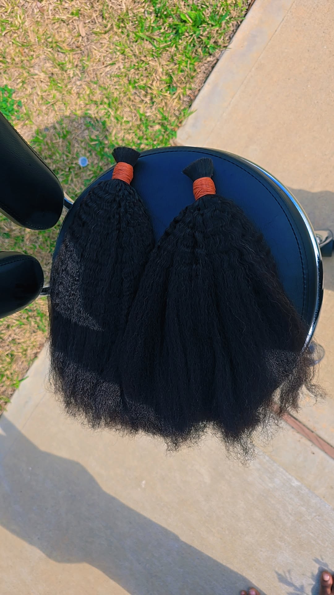 Luxury Kinky Straight Hair Bundles : 100% Raw Human Hair.